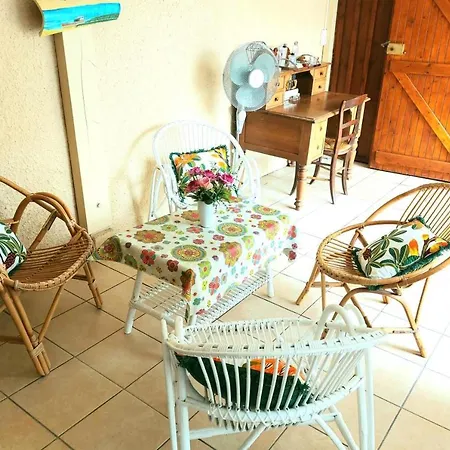 Vakantiehuis Spacious House With Garden Near The *
