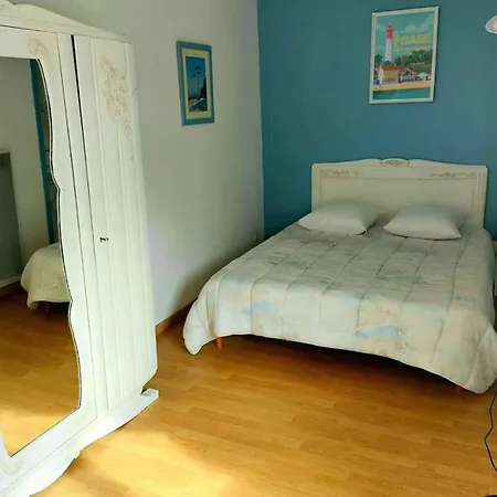 Spacious House With Garden Near The *