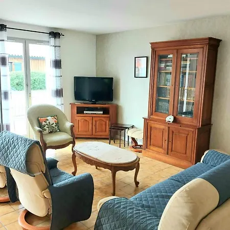 Spacious House With Garden Near The *