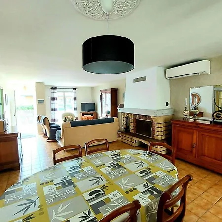 Spacious House With Garden Near The Vakantiehuis *